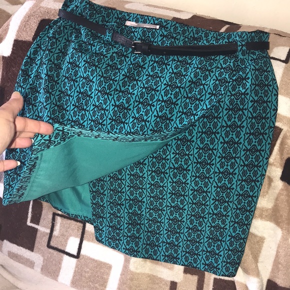Forever 21 Contemporary US Medium Aqua and black belted skirt 💕 - Picture 2 of 8